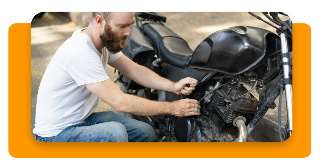 Antes de levar à oficina, você consegue verificar em casa se o carburador da moto está danificado e se precisa de um profissional ou pode resolver em casa.